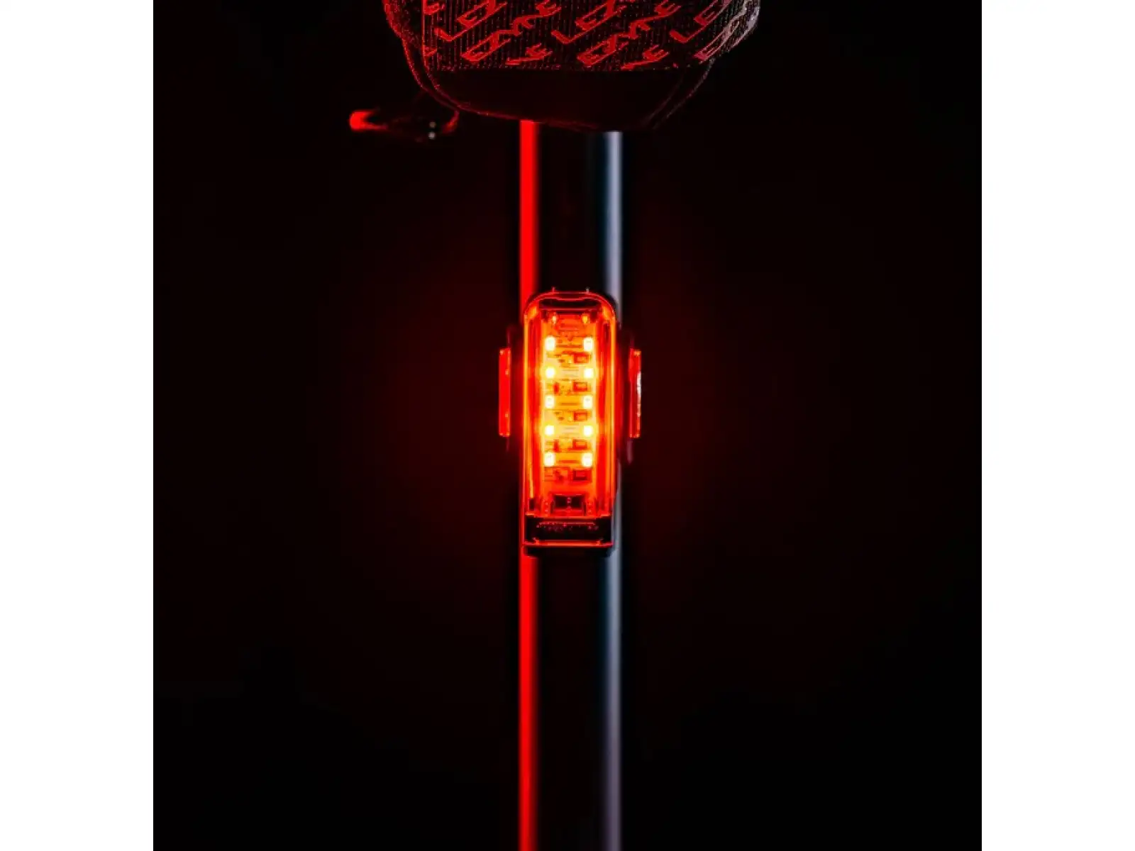 Lezyne Strip Pro Ai Allert 400+ zadné svetlo