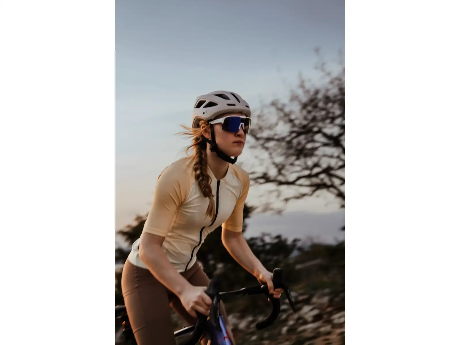 Force Spire cyklistické okuliare biele/fialové zrkadlové sklo