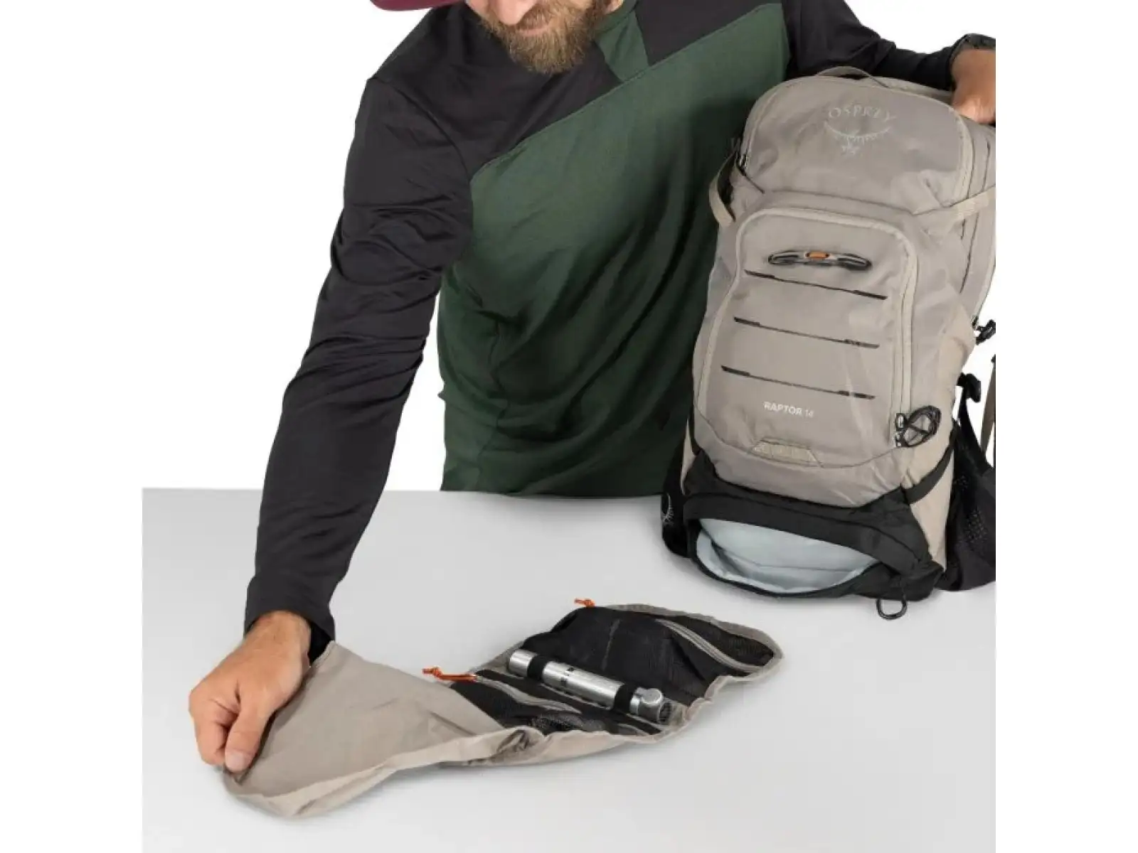 Osprey Raptor 14 batoh Black