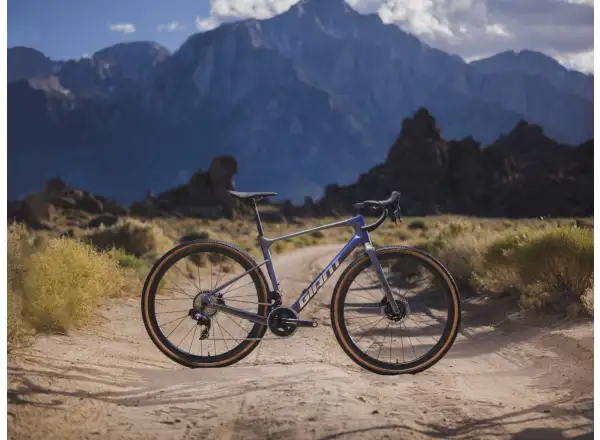 Giant Revolt Advanced Pro 0 M gravel bicykel Interstellar