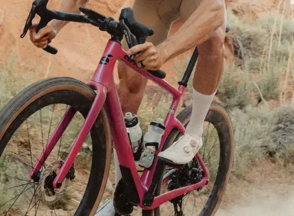 Cervélo Aspero SRAM Apex AXS 1 gravel bicykel Dusty Unicorn