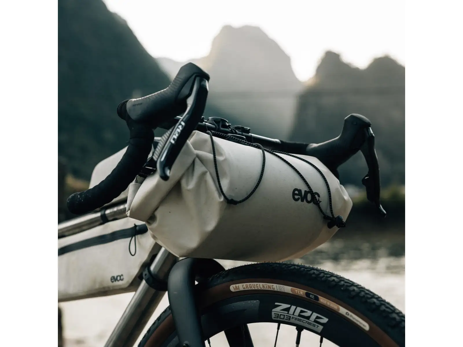 Evoc Handlebar Pack BOA WP 9 brašna na riadidlá Black