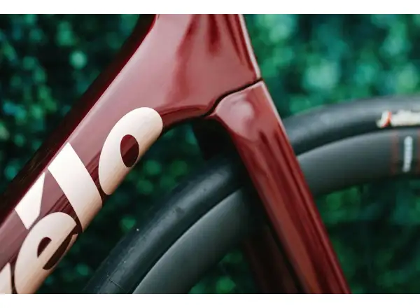 Cervélo Caledonia 5 Rival AXS cestný bicykel Carmine