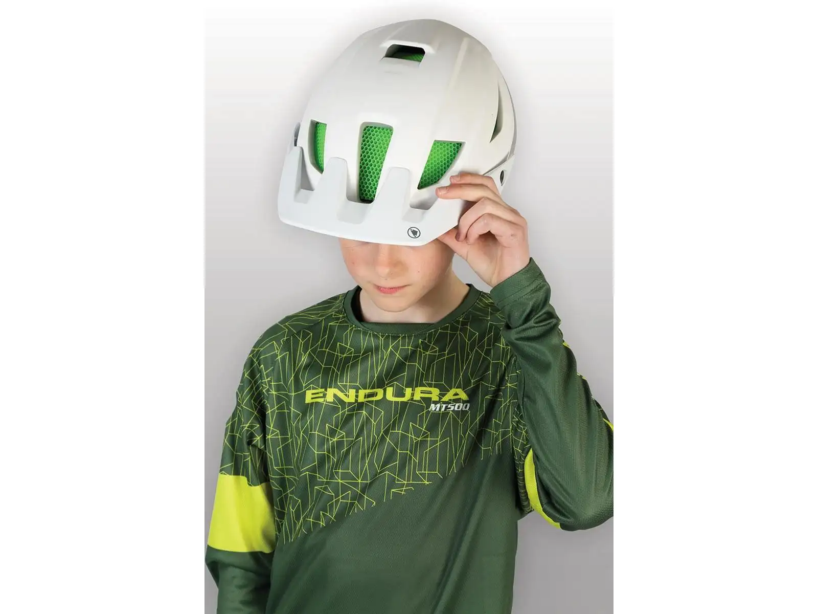 Prilba Endura MT500JR Youth biela