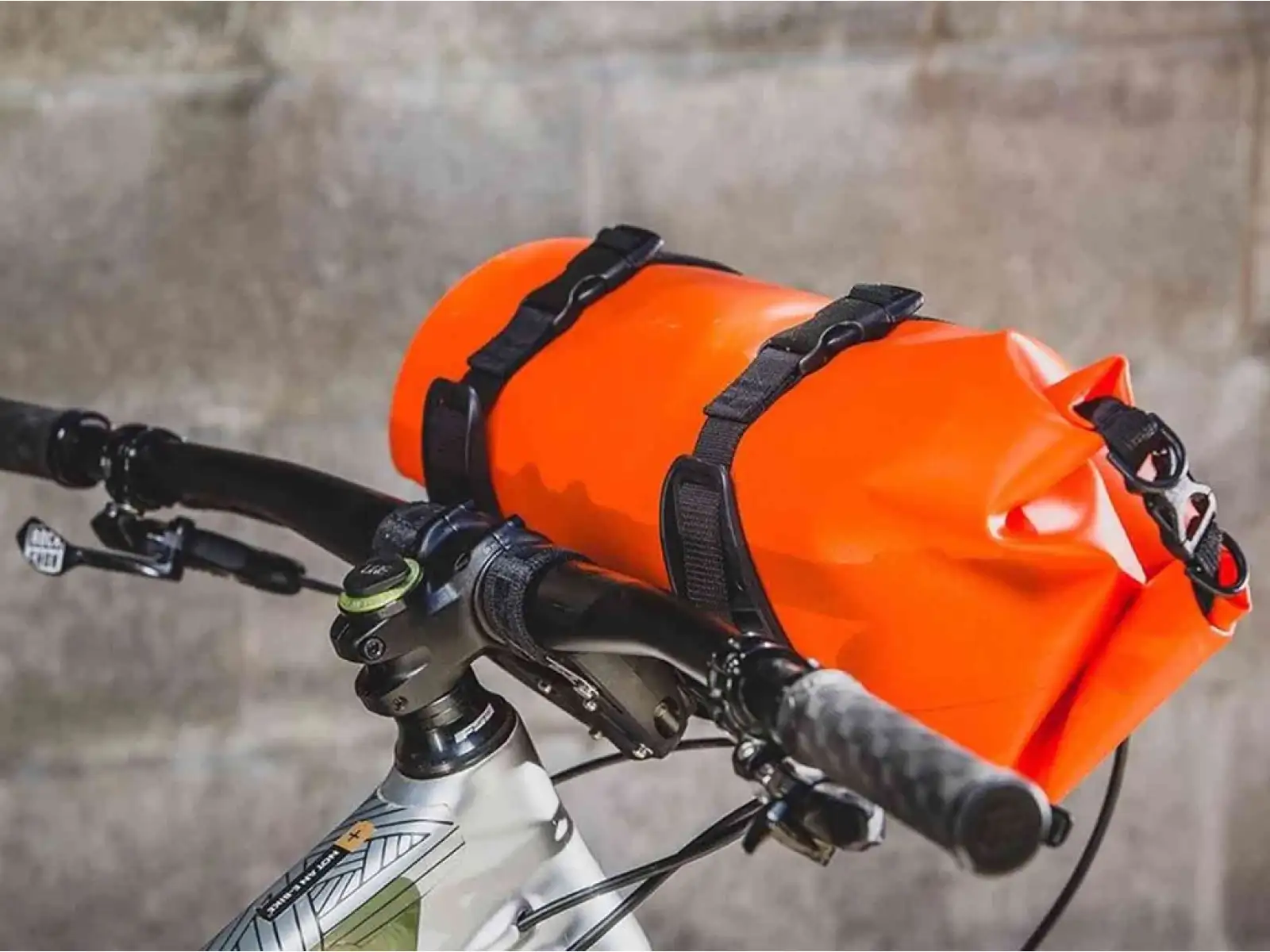 Aeroe Heavy Duty taška na riadidlá 8 l oranžová