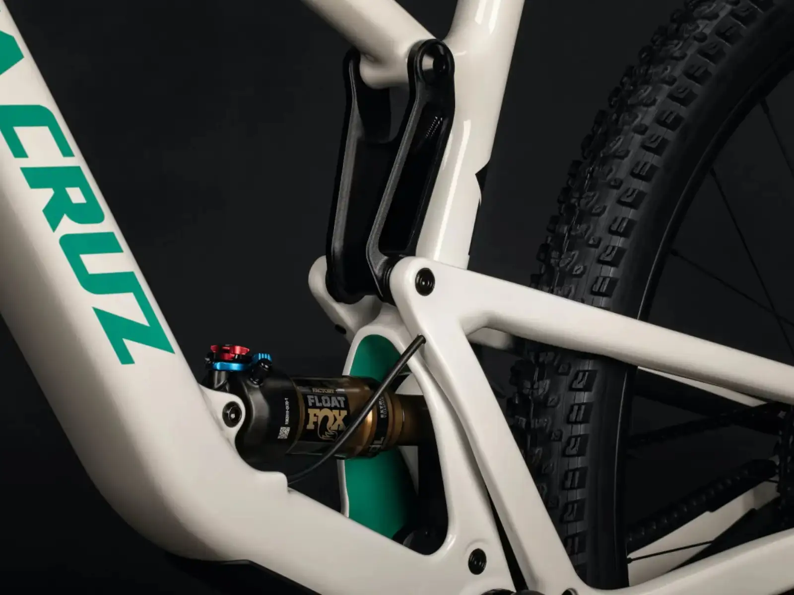 Santa Cruz Tallboy 5 C GX AXS RSV celoodpružený bicykel Gloss White