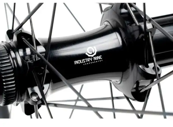 Reynolds Blacklabel 309/289 XC 29" vypletené kolesá orech Shimano Micro Spline 24/28H 148 mm