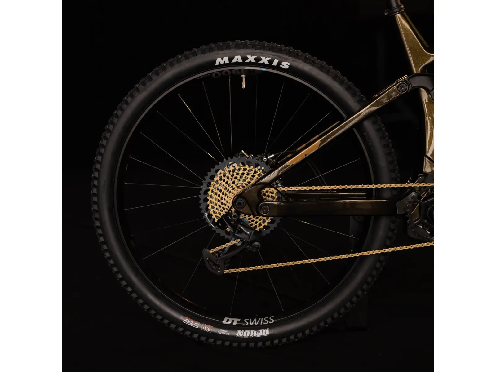 Crussis Legend 68 celoodpružený elektrobicykel