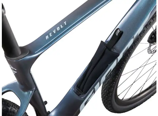 Giant Revolt Advanced 1 gravel bike Ocean Twilight