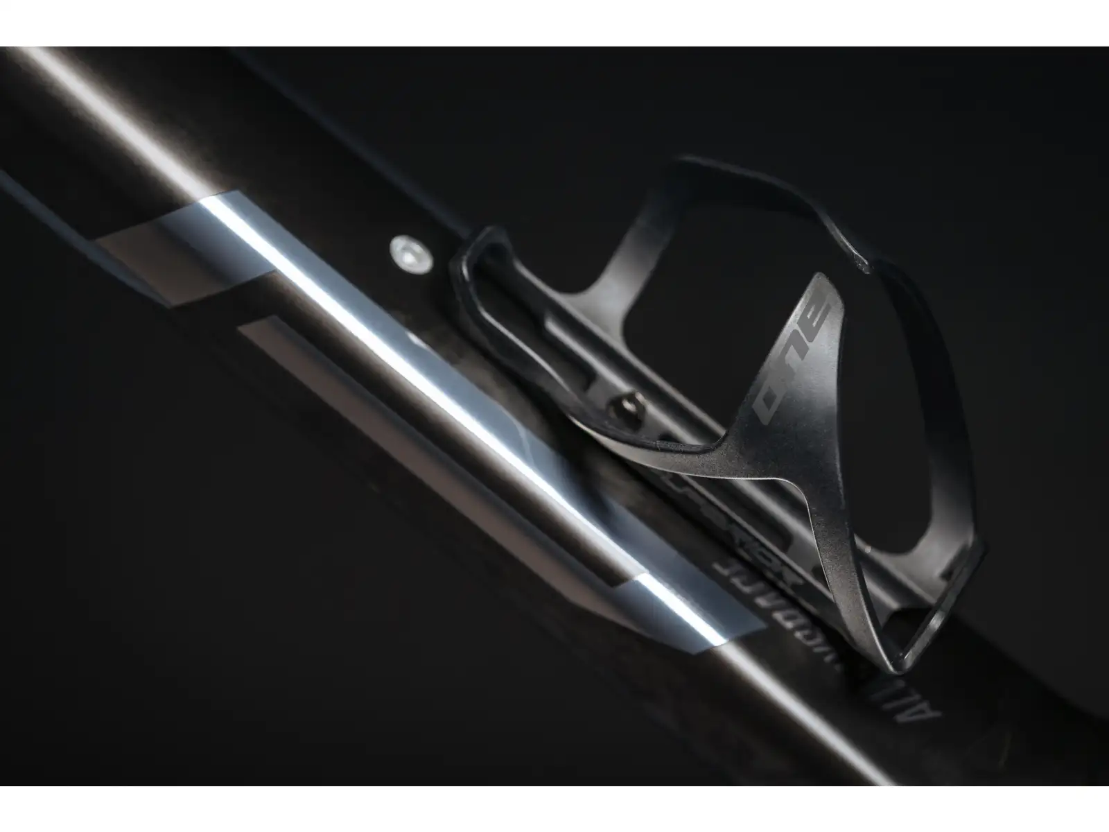 One Bikeparts B.Cage 50 L košík na fľašu black/grey