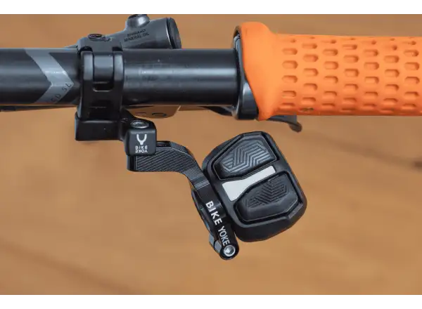Bikeyoke Poddy adaptér Sram Pod T-pype ľavý