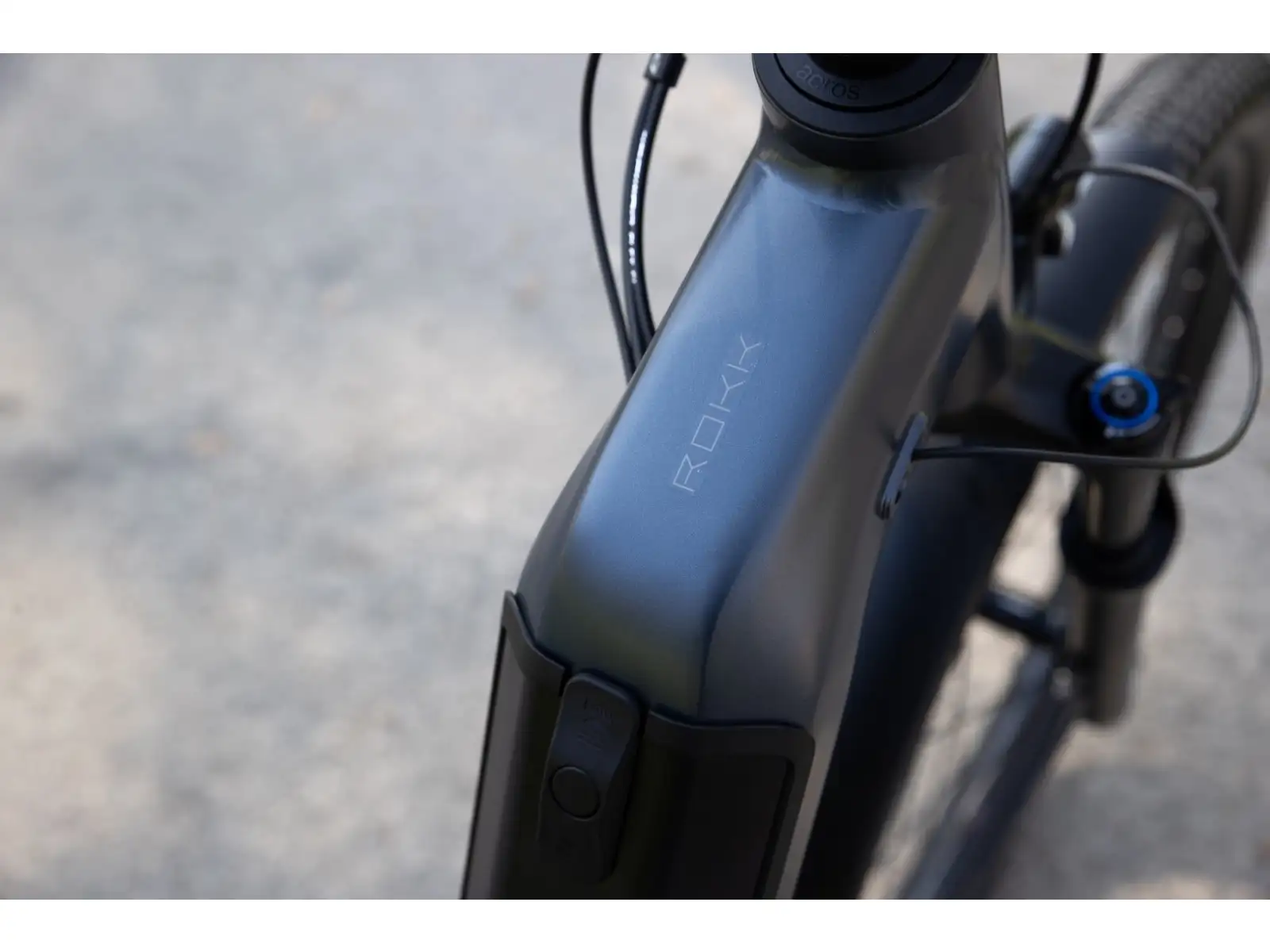 Rock Machine eRokk B90T nízkonástupový elektrobicykel Matte Nightstrom Blue