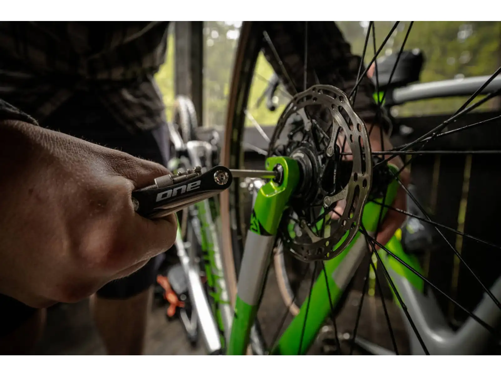 One Bikeparts multikľúč 12 funkcií čierna