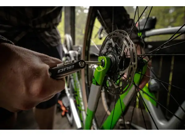One Bikeparts multikľúč 12 funkcií čierna