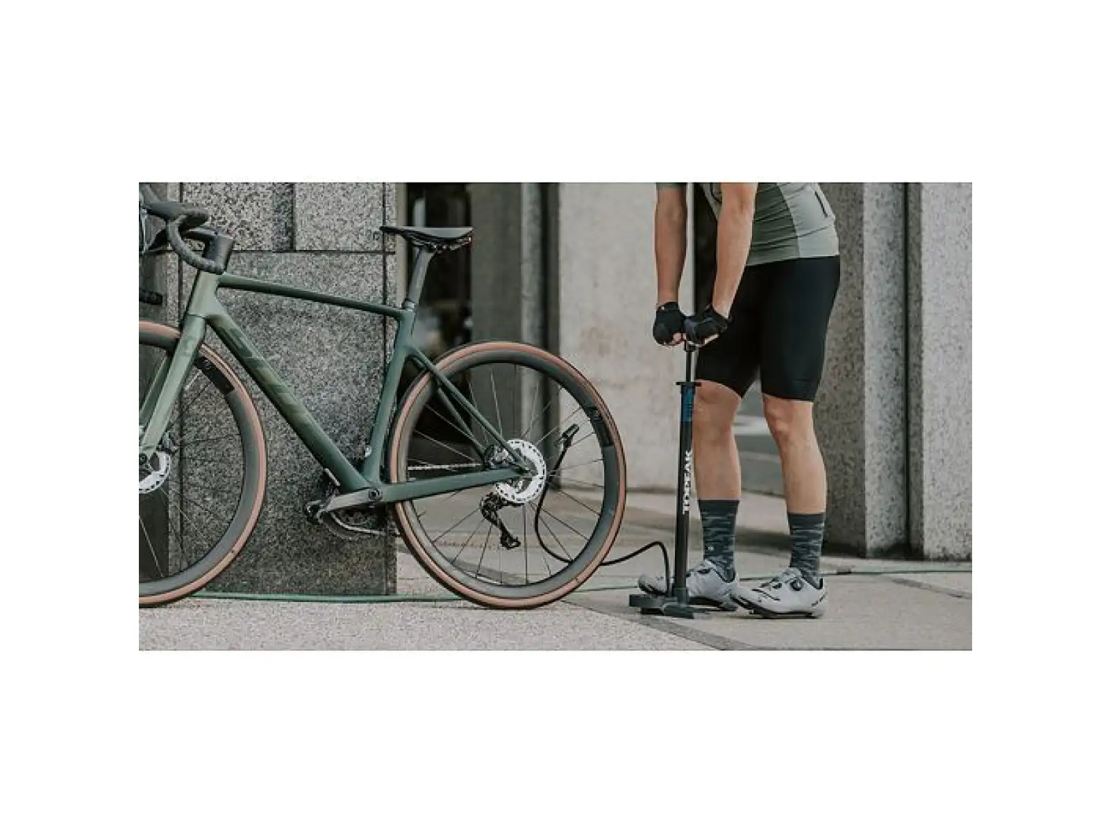 Topeak JoeBlow Roadie EX dielenská pumpa čierna/modrá