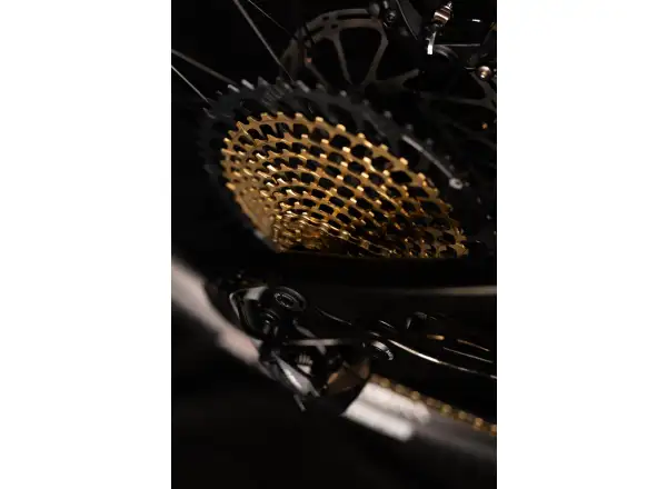 Crussis Legend 68 celoodpružený elektrobicykel
