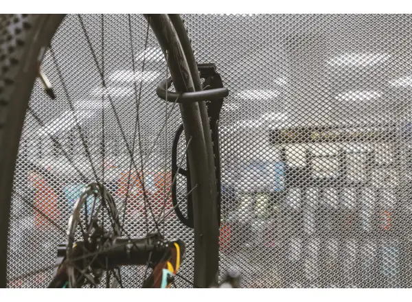 Force držiak bicykla na stenu za predné koleso
