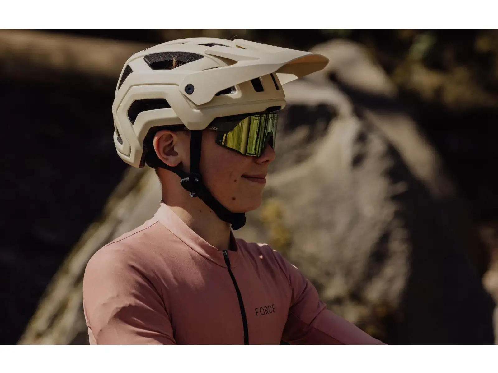 Force Trail MTB prilba krémová
