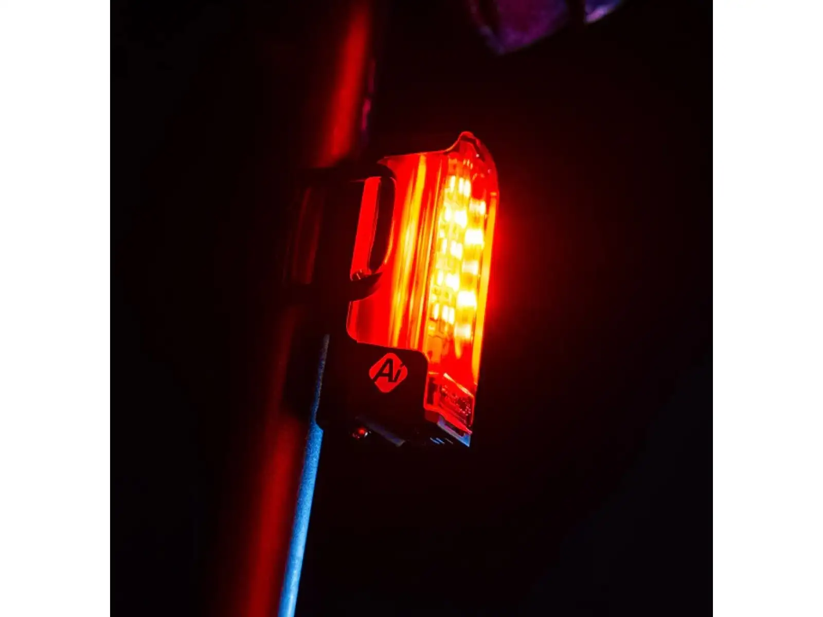 Lezyne Strip Pro Ai Allert 400+ zadné svetlo