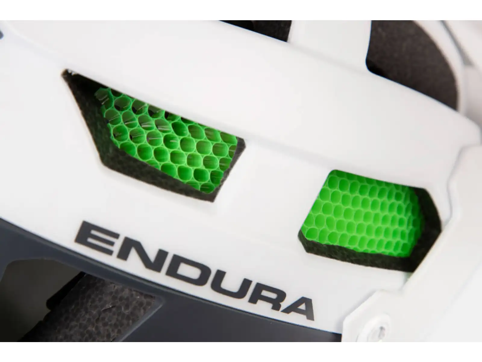 Prilba Endura SingleTrack MIPS MTB White