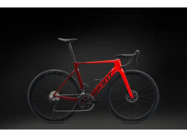 Cestný bicykel Giant Propel Advanced 2 čisto červený
