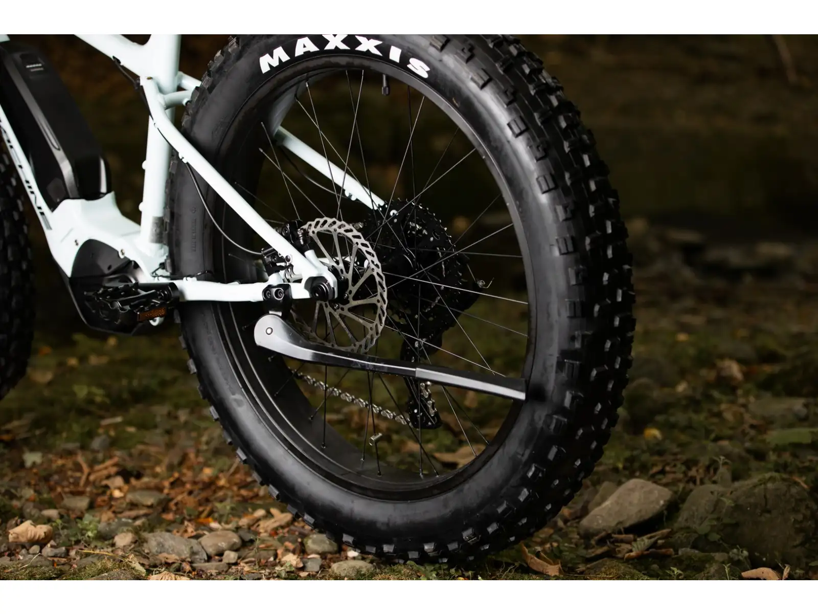 Rock Machine VYÖRY e50 S fatbike elektrobicykel Gloss White/Black VZORKA