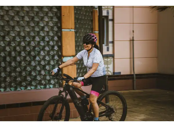 Force Stripe Lady dámske kraťasy s trakmi a vložkou čierna/ružová