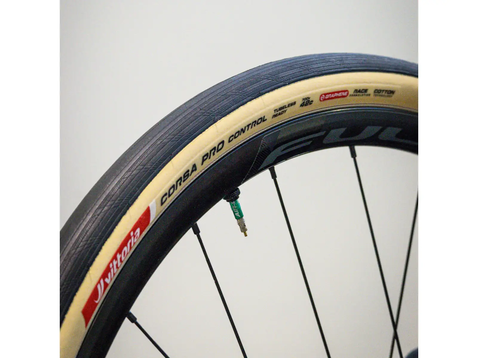 Vittoria Corsa Pro Control TLR Cotton G2.0 42-622 cestný plášť kevlar tan-blk-blk