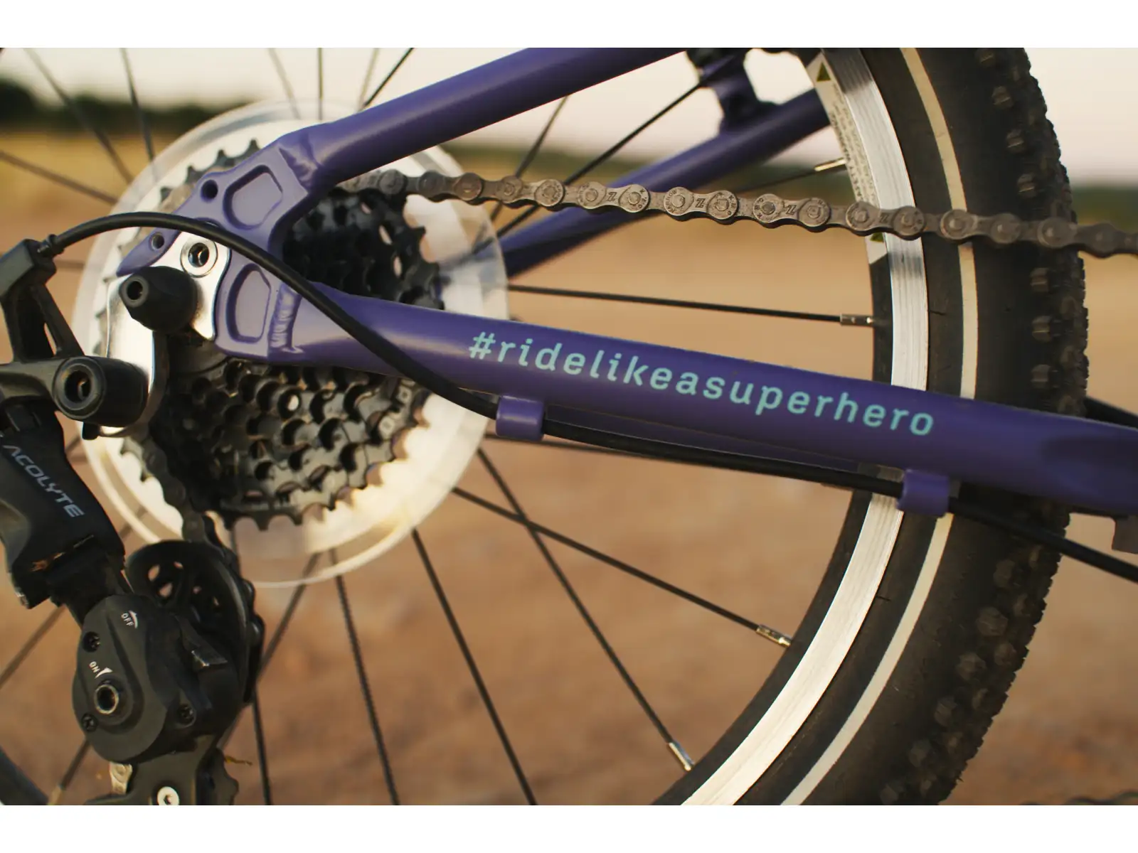 Fíha 20 AuraBlazer detský bicykel (fialový)