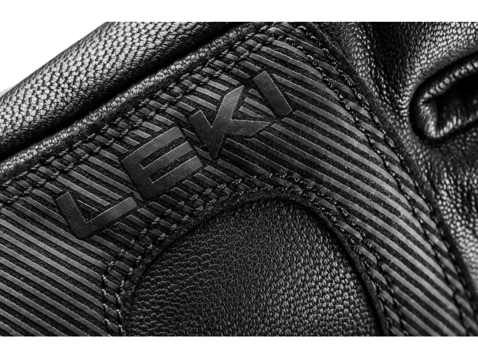 Leki Hevon Thermo 3D zjazdové rukavice Black