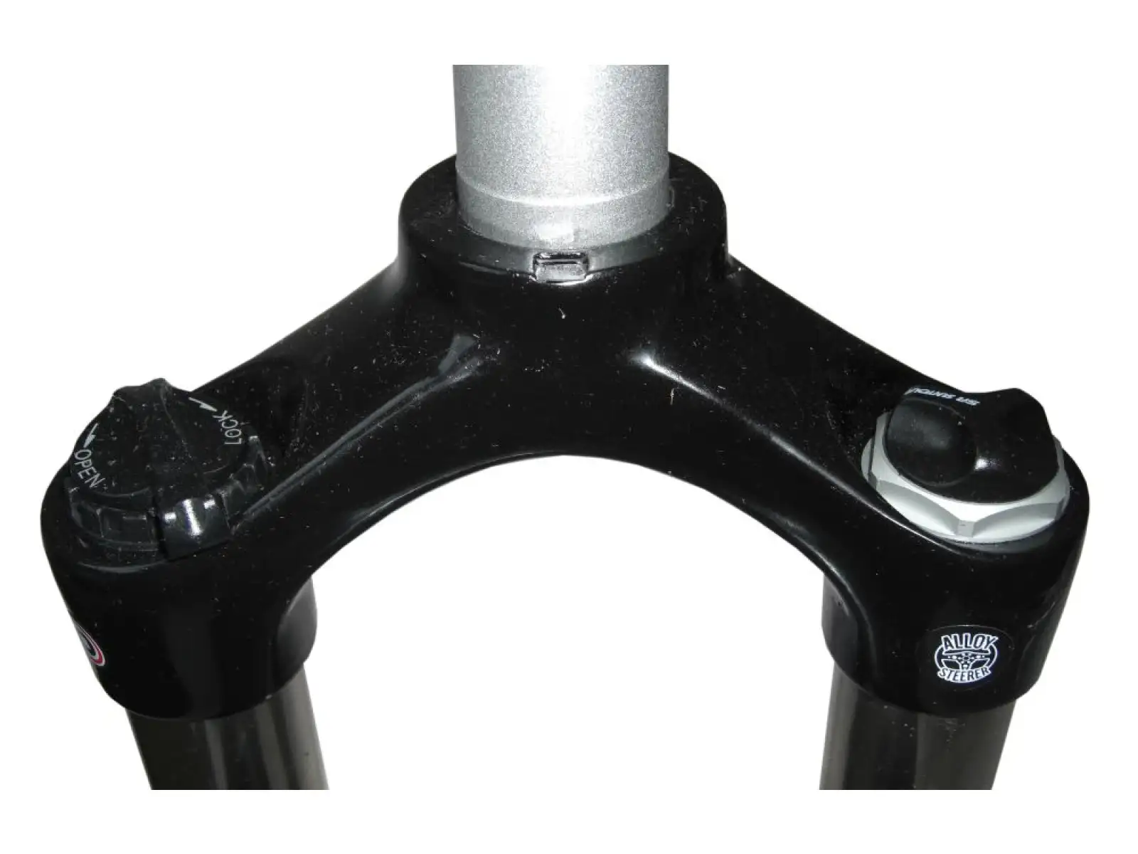 SR Suntour NCX D Air LO 63 mm 28" trekingová vidlica 15QLC32S