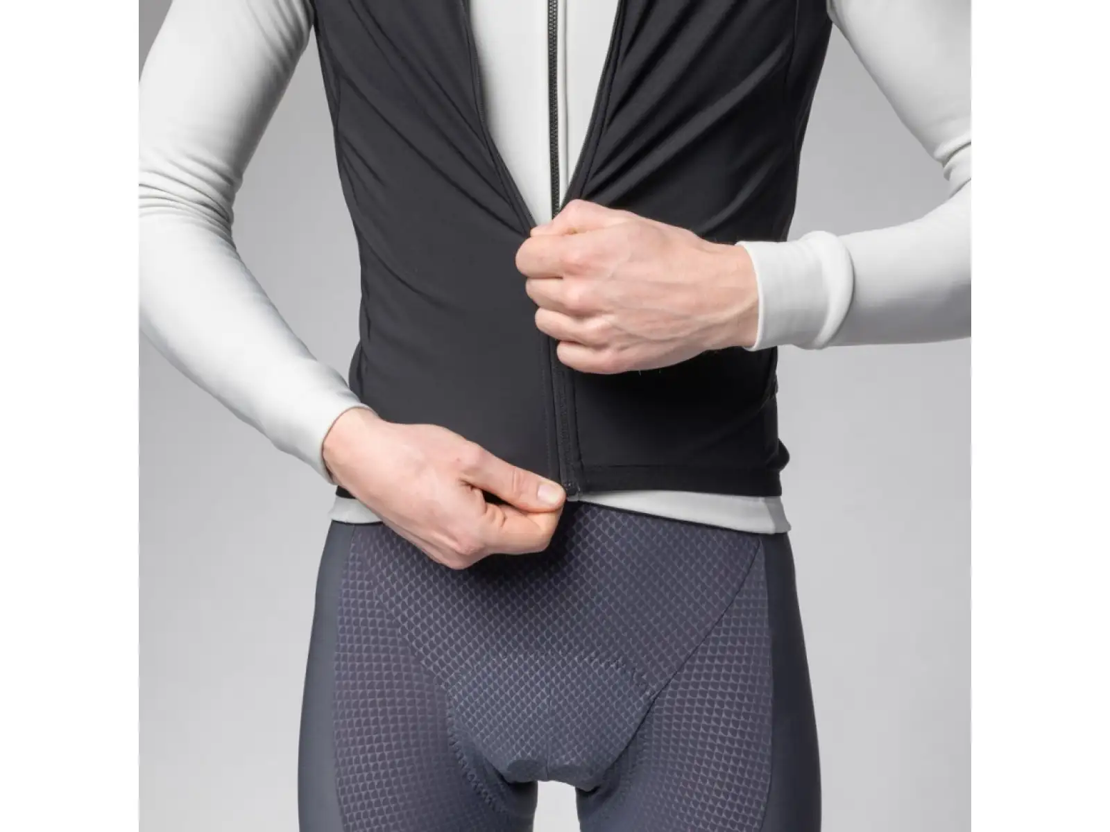 Alé PR-E Thermo 2.0 pánska cyklistická vesta Black