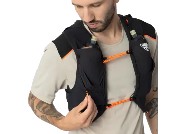 Bežecká vesta Dynafit Alpine 8 l Black Out