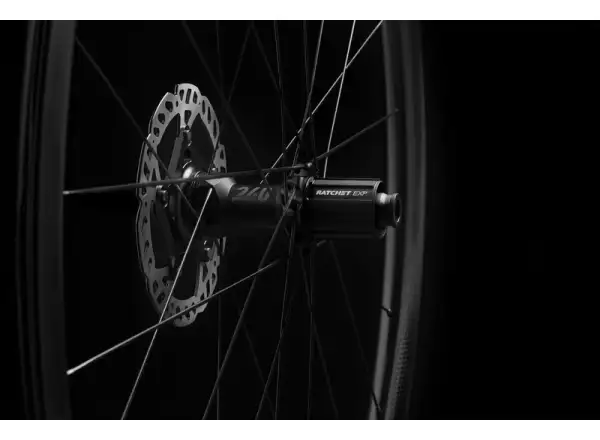 FFWD RYOT33 DT240 2:1 EXP cestné vypletené kolesá plášťové MattBlack Sram XDR orech