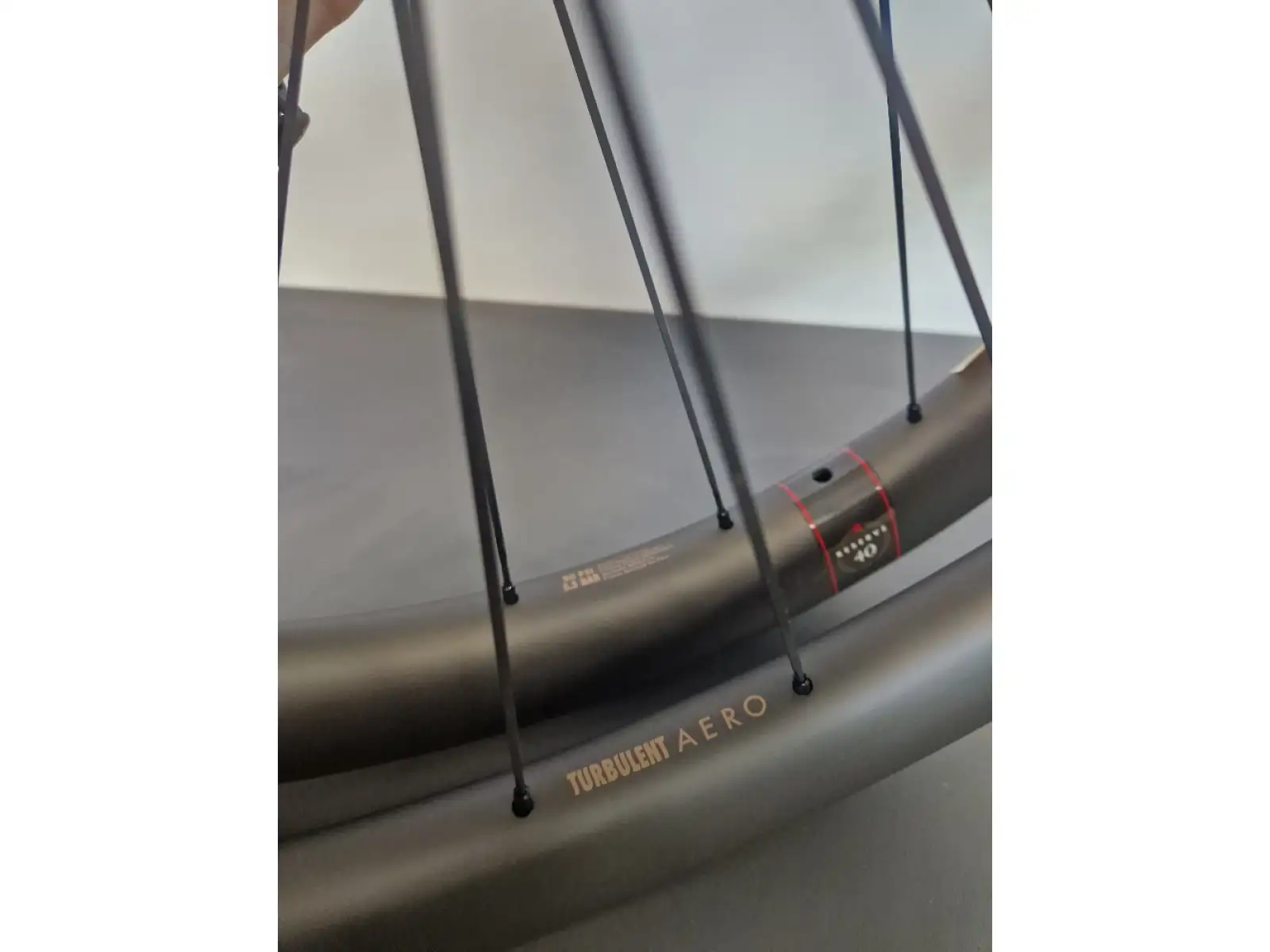 Reserve 40/44 GR 700c DT 350 CL karbónové gravel zapletené kolesá orech Microspline - Z kolesa demontované