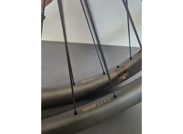 Reserve 40/44 GR 700c DT 350 CL karbónové gravel zapletené kolesá orech Microspline - Z kolesa demontované