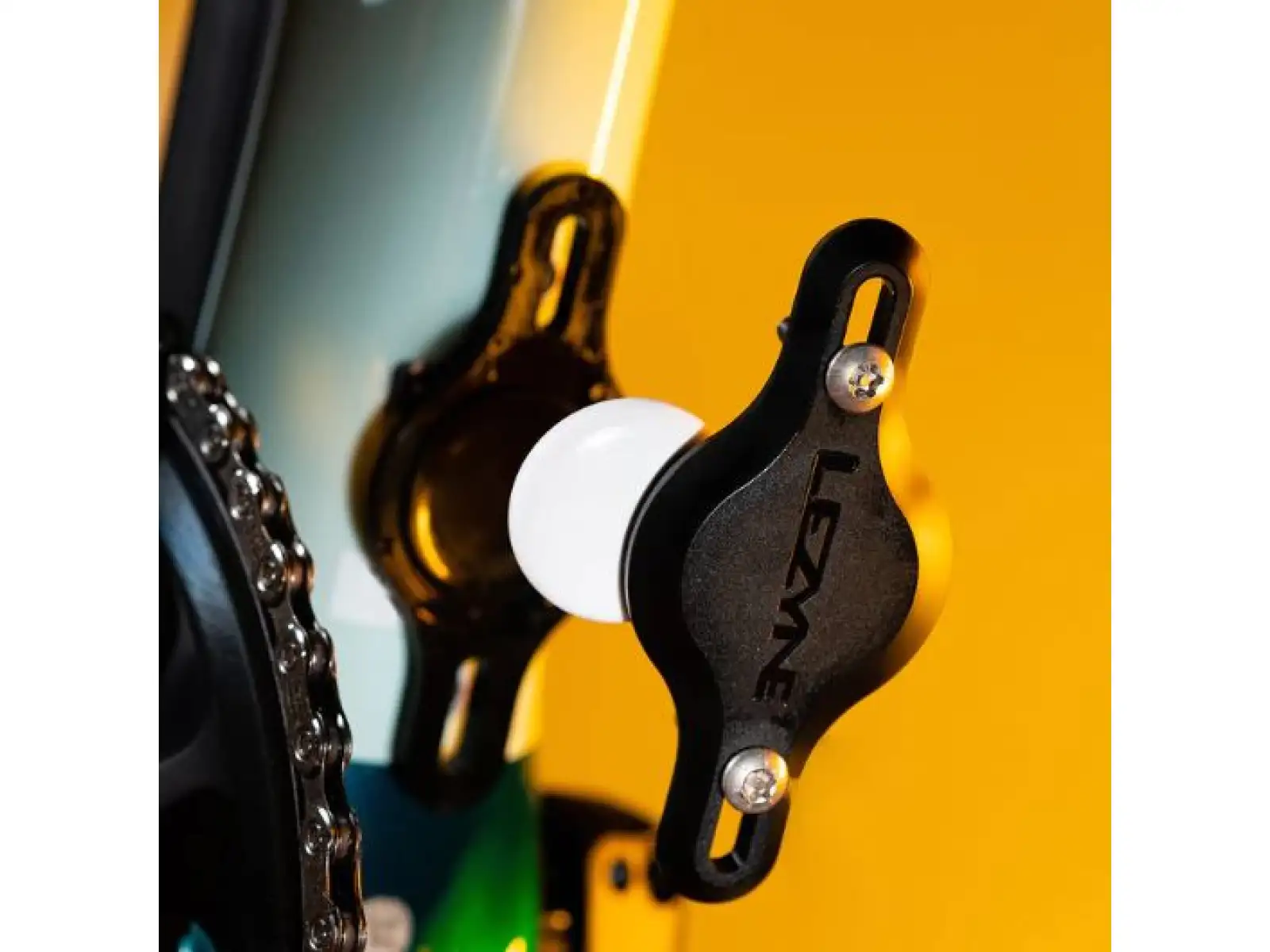 Lezyne Matrix Bike Tagger držiak na lokátor Apple AirTag čierna