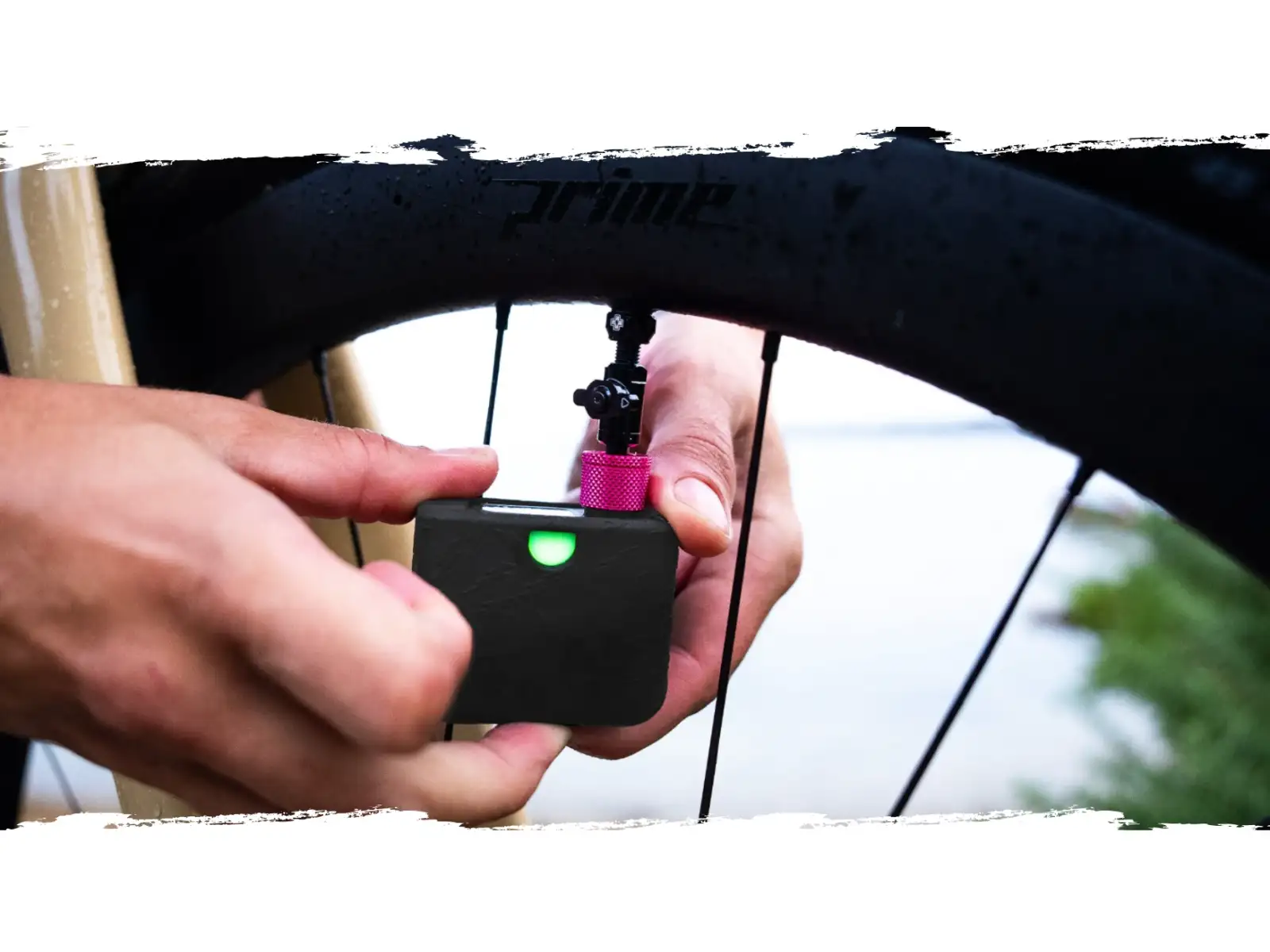 Muc-Off Airmach Electric Mini Inflator elektrická mini pumpa