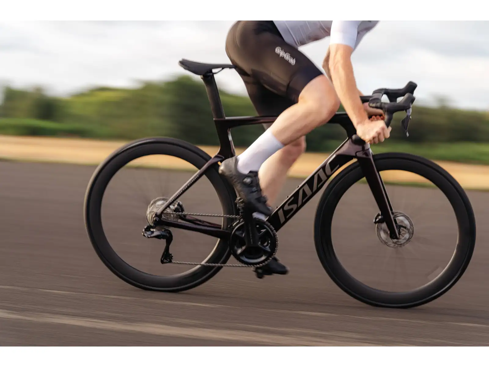 Isaac Meson 105 Di2 cestný bicykel Ruby Red
