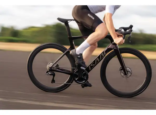 Isaac Meson 105 Di2 cestný bicykel Ruby Red