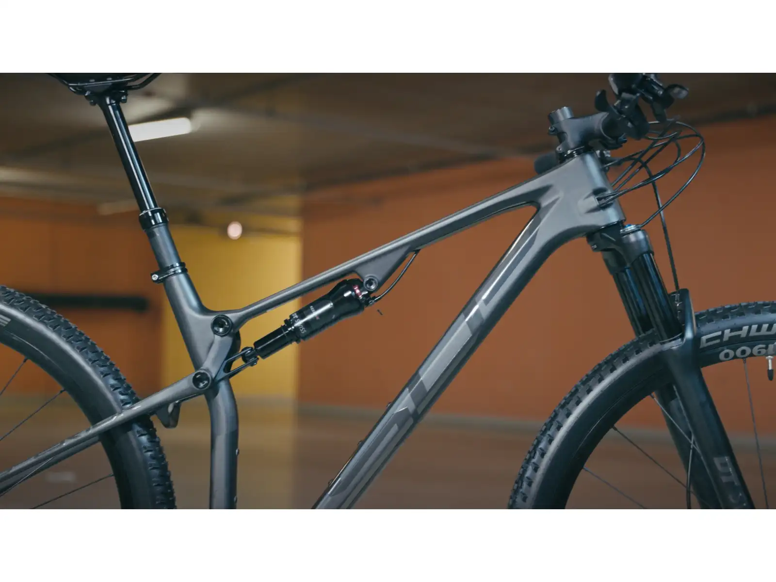 Superior XF 979 RC horský bicykel Matte Carbon/Stealth Chrome