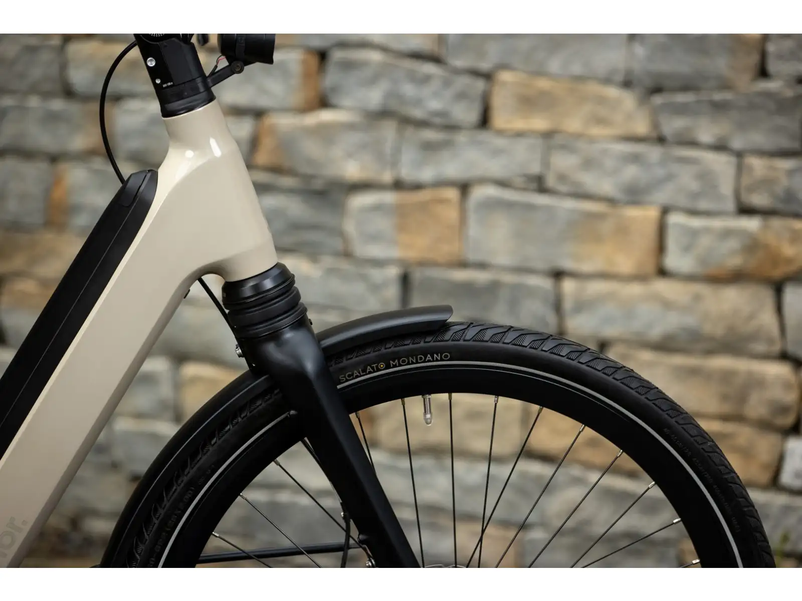 Superior eWAY 6.45 mestský elektrobicykel Gloss Dust