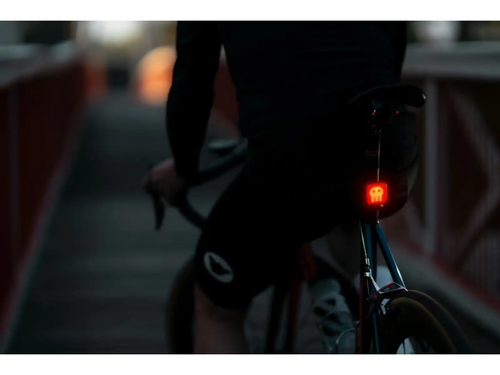 Knog Blinder zadná blikacia Black