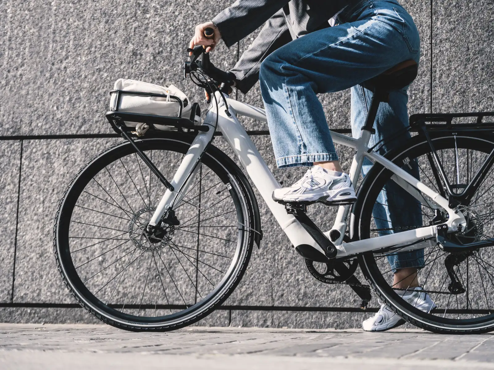 Momentum Voya E+3 mestský elektrobicykel Lunar