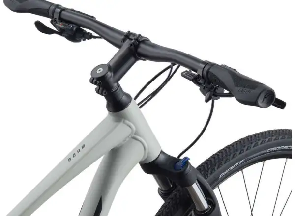 Giant Roam 3 Disc Metal trekingový bicykel