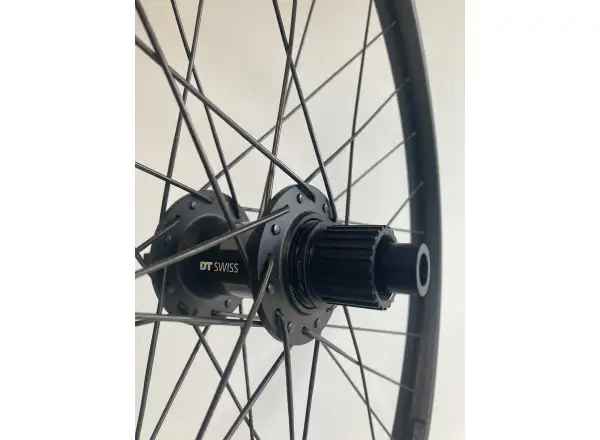 WTB Kom Trail i30/DT Swiss 370 Hybrid Boost zadné vypletané koleso, Microspline - Z KOLA