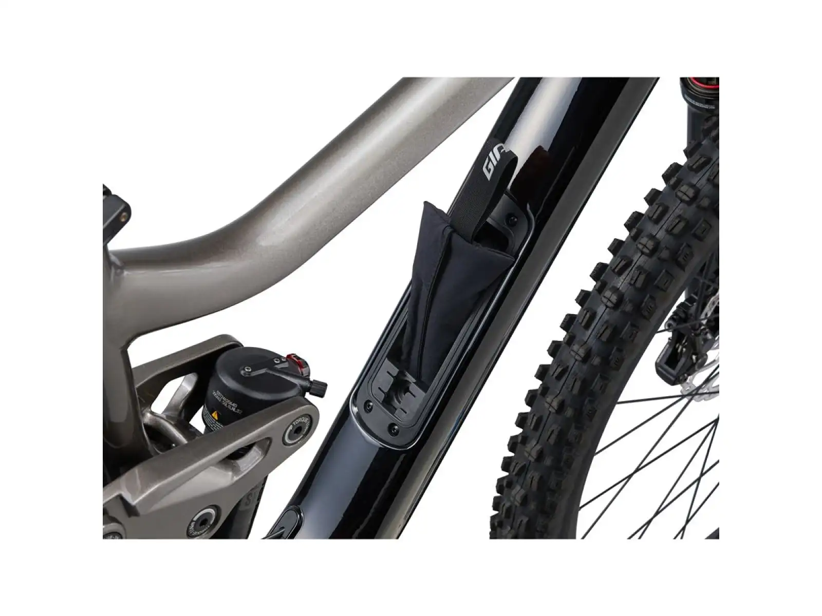 Horský bicykel Giant Reign 2 čierny/kovový