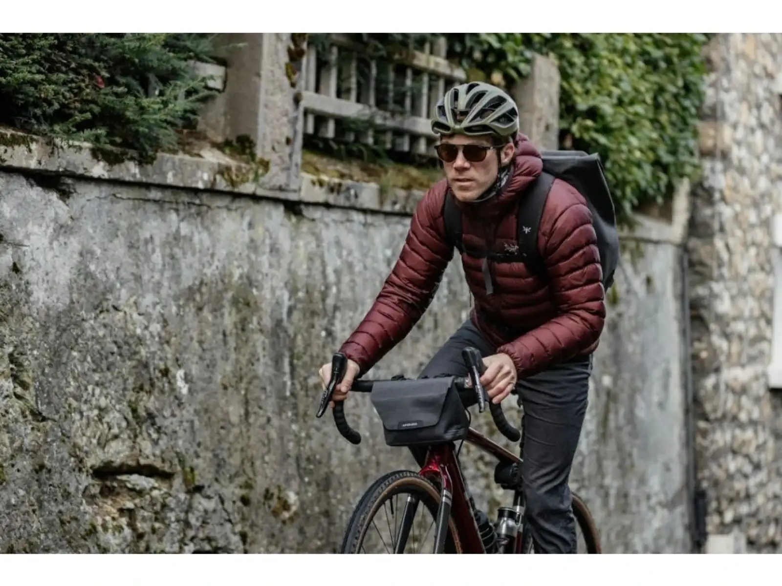 Apidura City handlebar brašňa na riadidlá 2 l (tmavosivá)