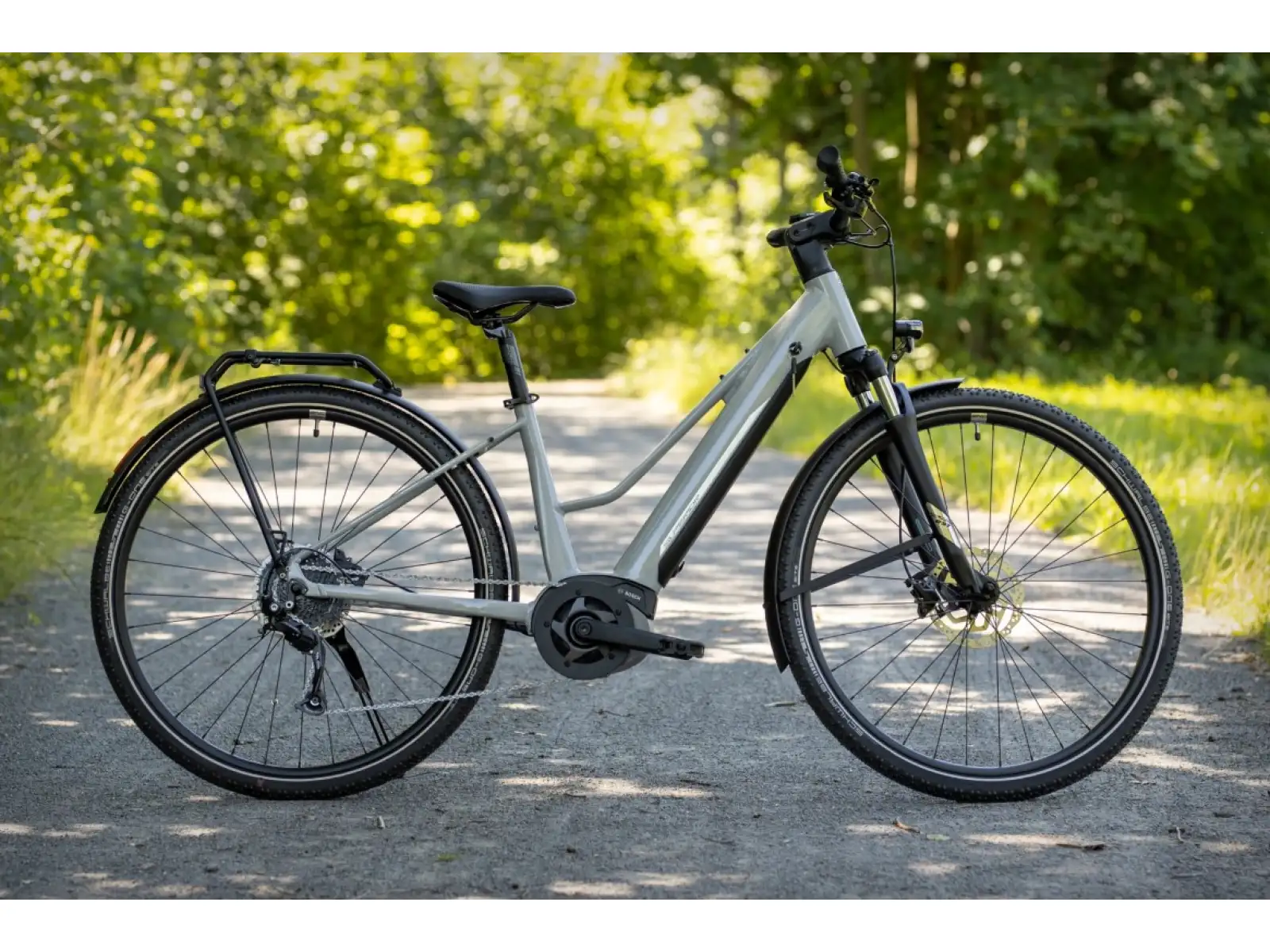 Superior eXR 6050 BL trekingový elektrobicykel s nízkym počtom kolies Gloss Gray/Chrome Silver