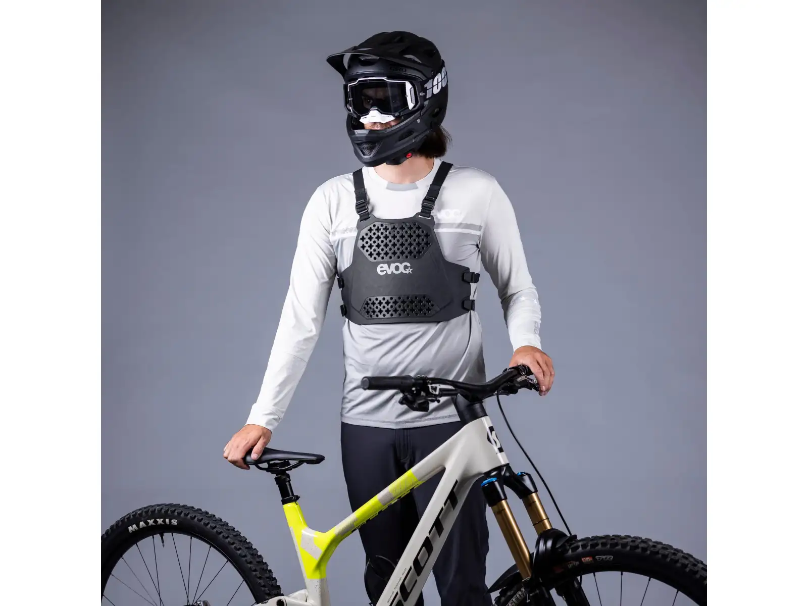 Evoc Torso Protector chránič hrudníka Black